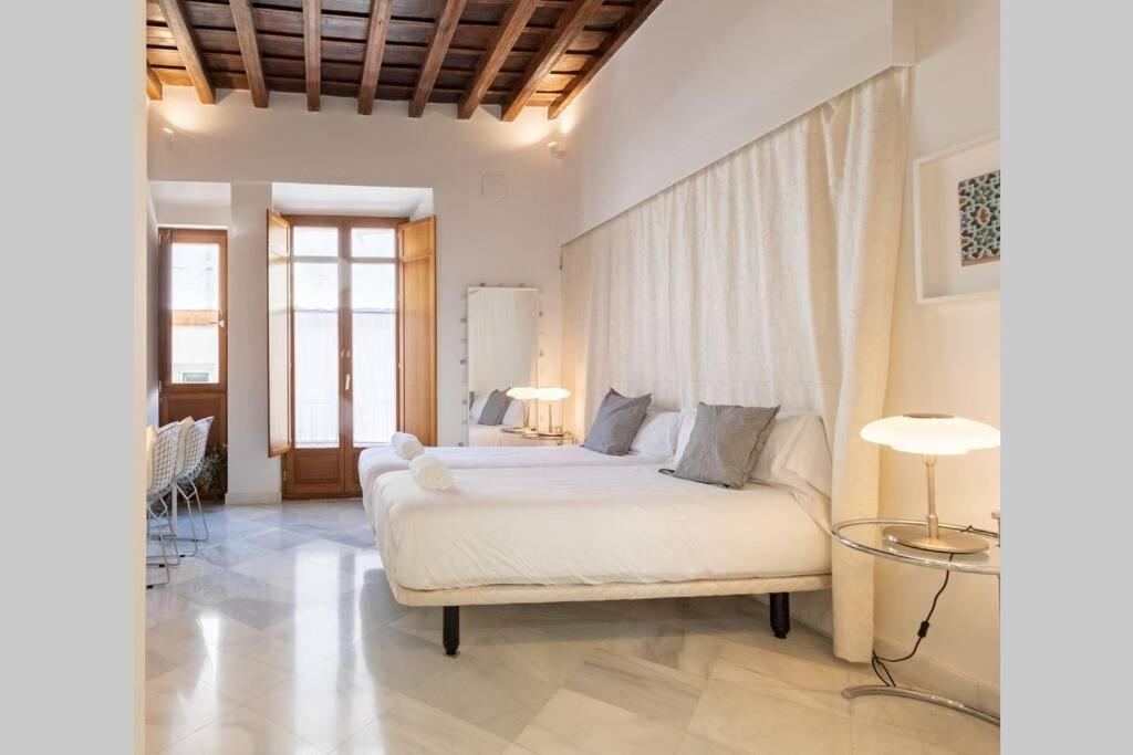 Hernando Colon Deluxe Suite by Valcambre Sevilla Exterior foto